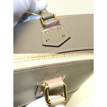 Louis Vuitton MM Leather Handbag — view 10