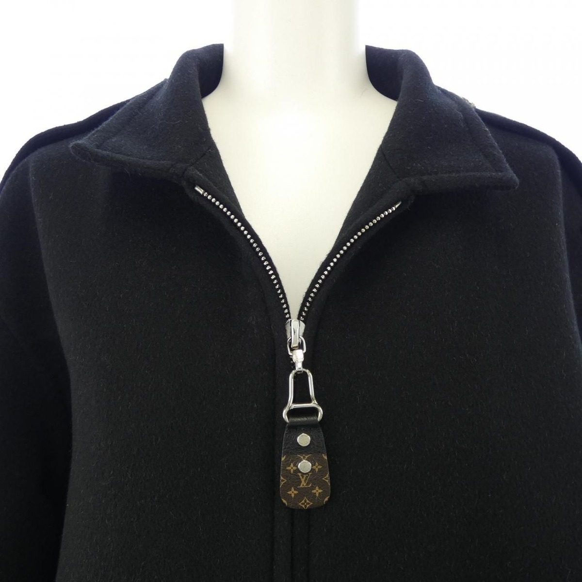 Louis Vuitton Coat Black — view 6