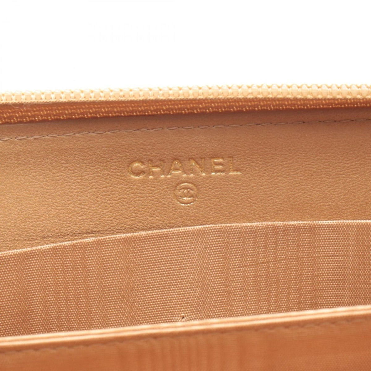 Chanel Round Wallet CC Logo Beige Calf Long — view 4