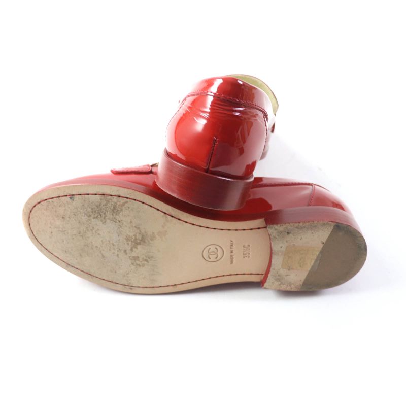 CHANEL G30708 Round Toe Patent Leather Loafers With Coco Mark Hardware Red