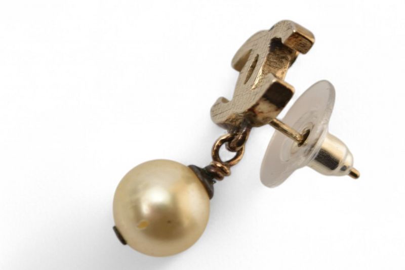 Chanel Earrings Chanel Mini CC Motif Coco Mark Swing Pearl Gold 08