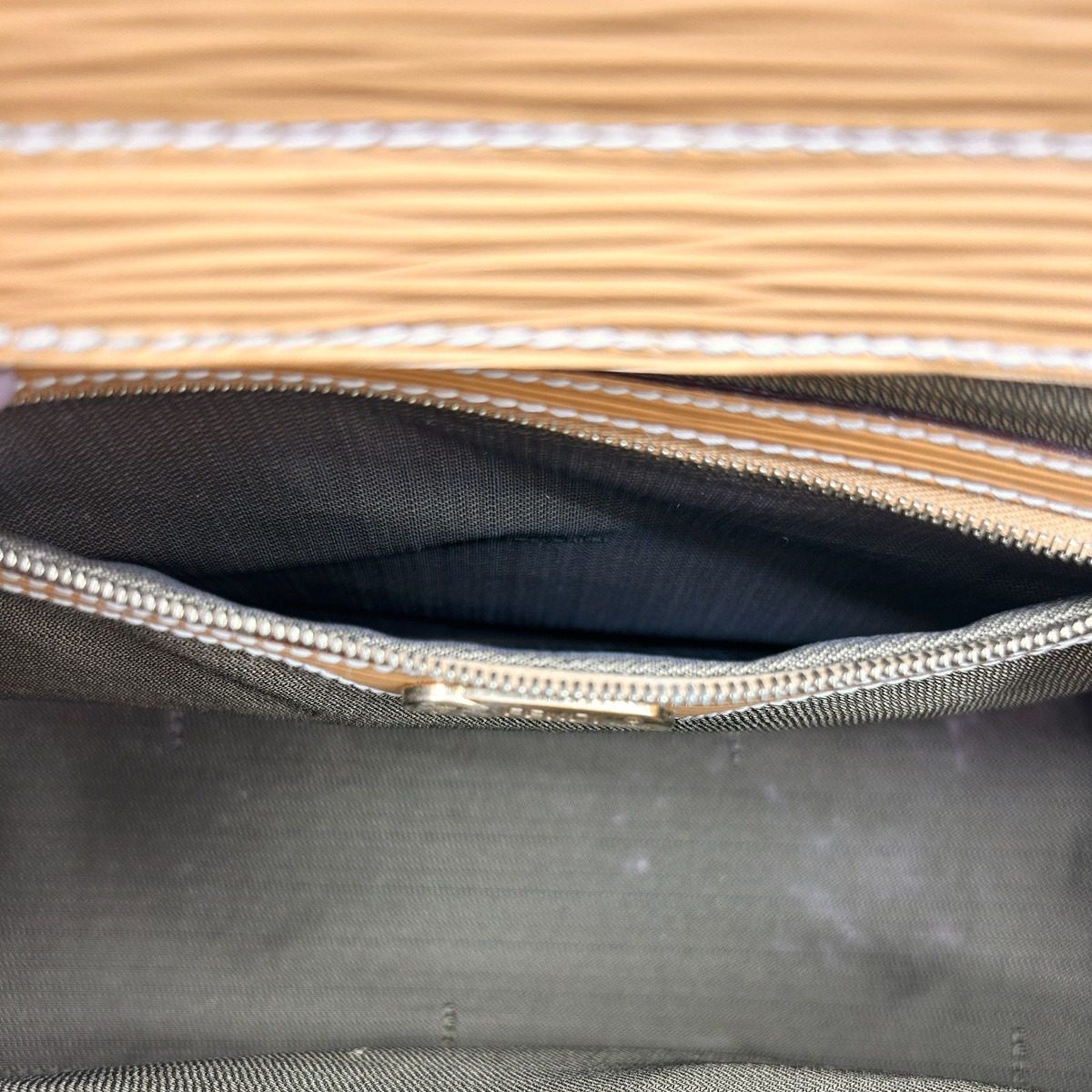 Fendi Tote Logo Totes Tan — view 15