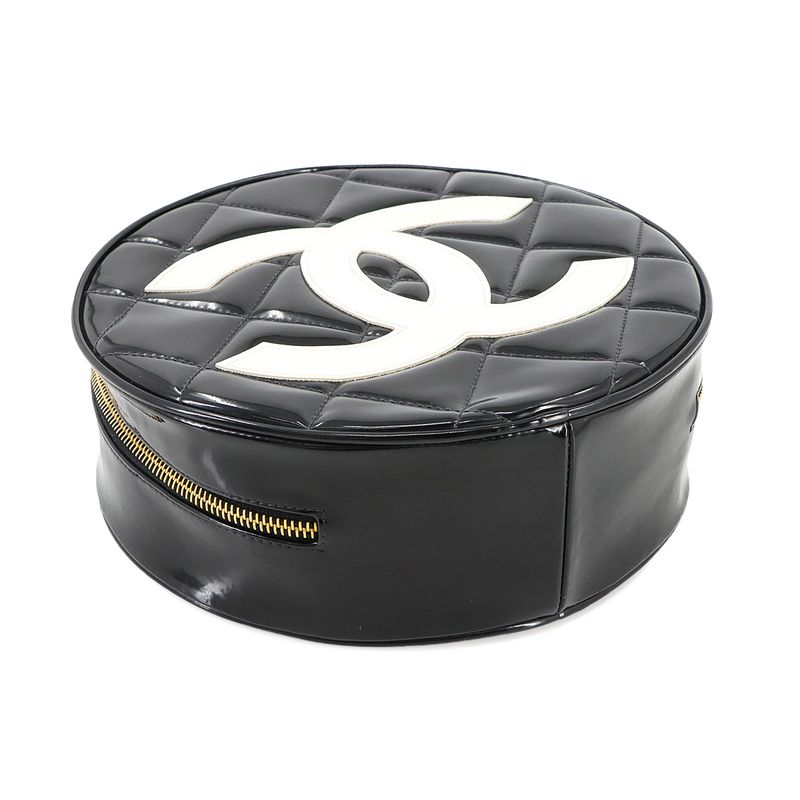 Chanel Matelasse Round Vanity Hand Bag Enamel Black White Vintage Gold Hardware