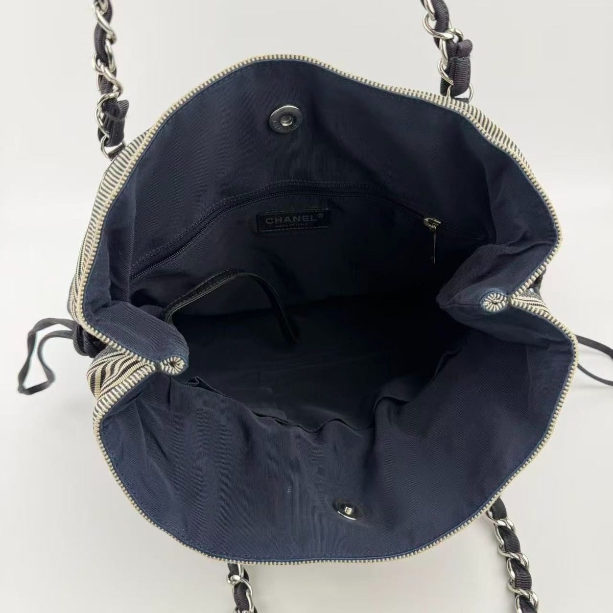 Chanel CC Logo Chain Shoulder Bag Black Ivory Denim Vintage — view 15