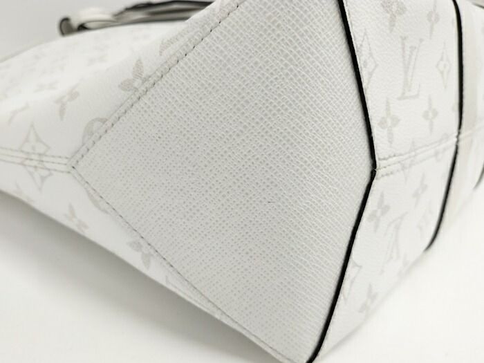 Louis Vuitton Weekend Tote NM Tote Bag Taiga Llama M30919