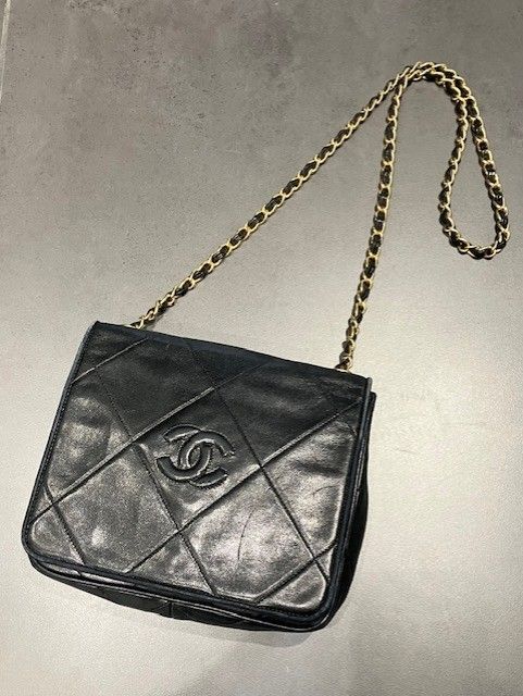 Chanel 0893487 1989's Lambskin Matelasse Chain Shoulder Bag Women Black