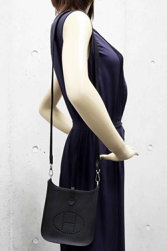 Hermes Shoulder Bag Evelyn TPM Mini 16cm (630in) Taurillon Cles Mance Black