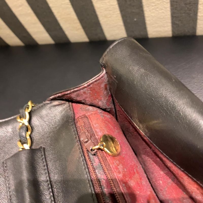 ◎ Authentic Chanel Half Moon Shoulder Bag Lambskin Black