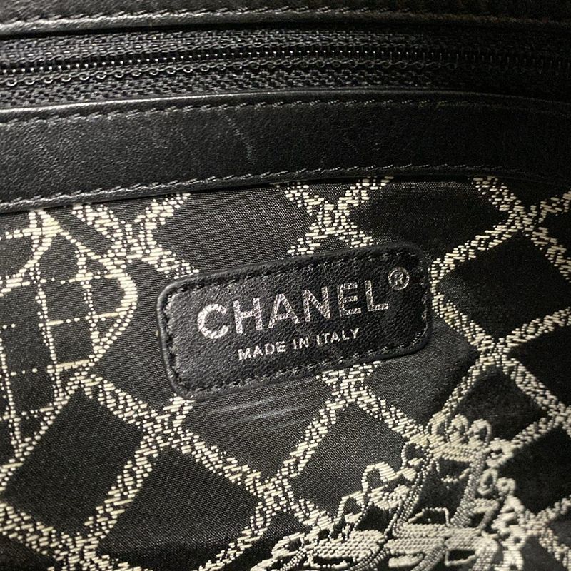 Chanel Essential Tote Ivory And Black Lambskin