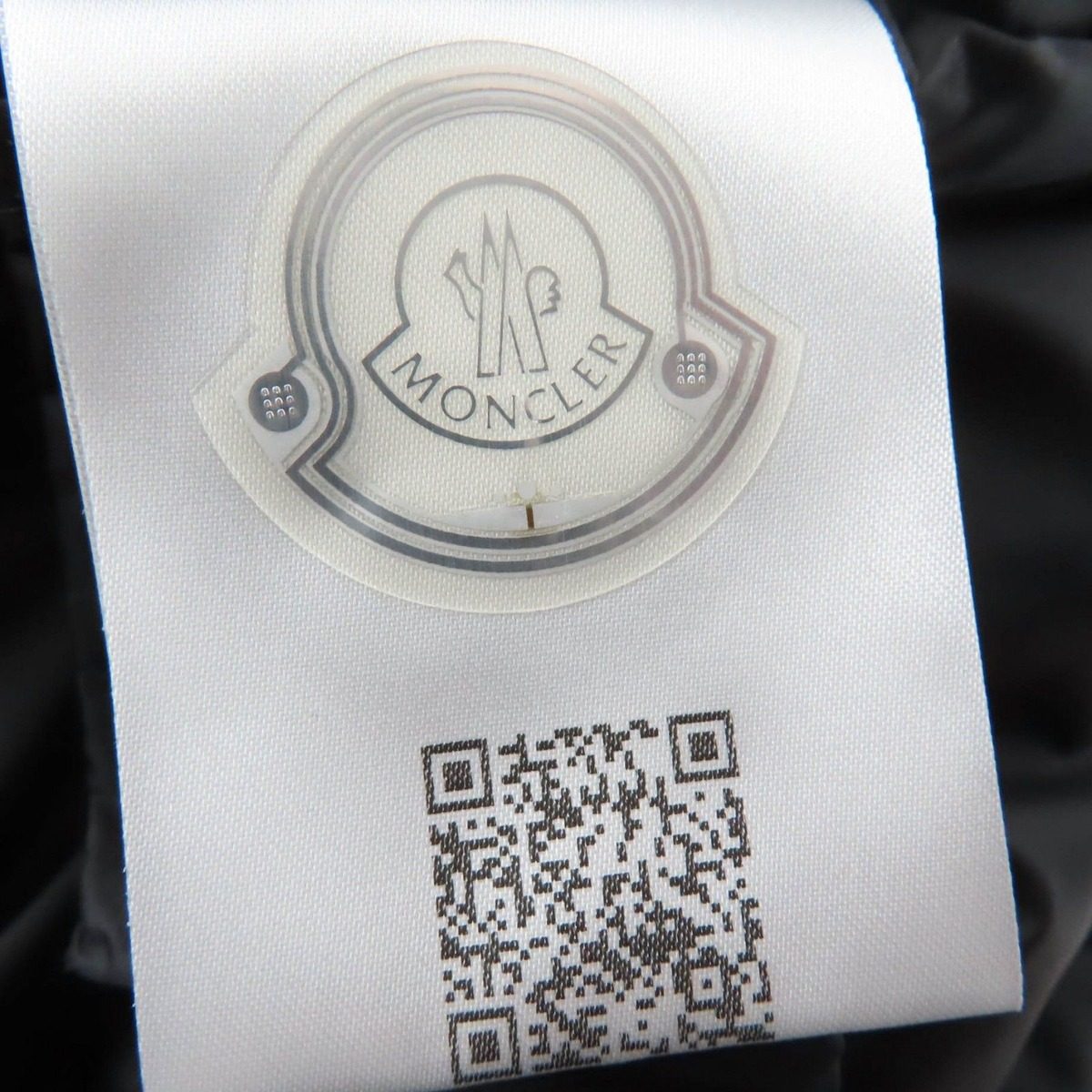 Moncler Brosse Logo Patch Hood Belt Down Jacket Black 2 — view 13