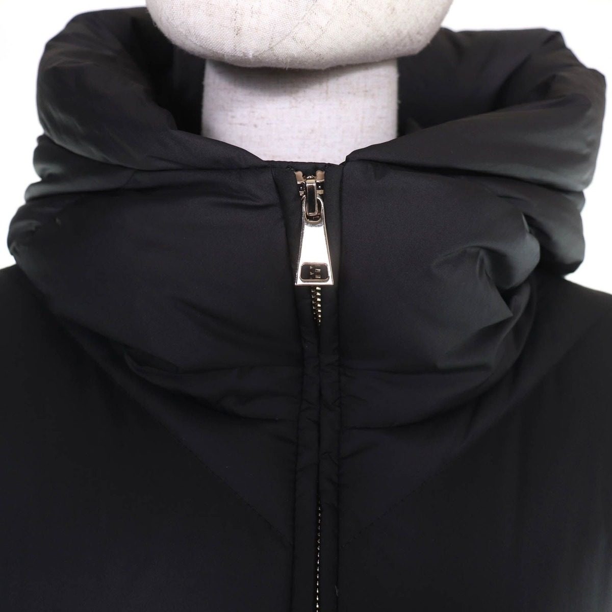 Moncler Brosse Logo Patch Hood Belt Down Jacket Black 2 — view 4