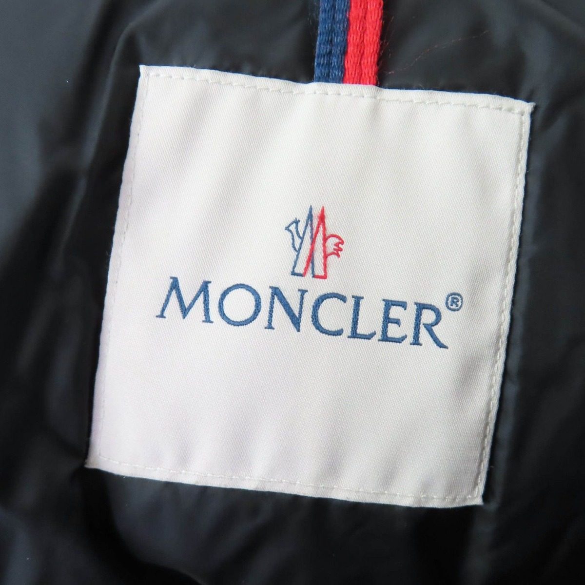 Moncler Brosse Logo Patch Hood Belt Down Jacket Black 2 — view 8