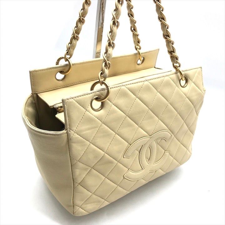 Chanel CC Logo Quilted Chain Tote Hand Ivory