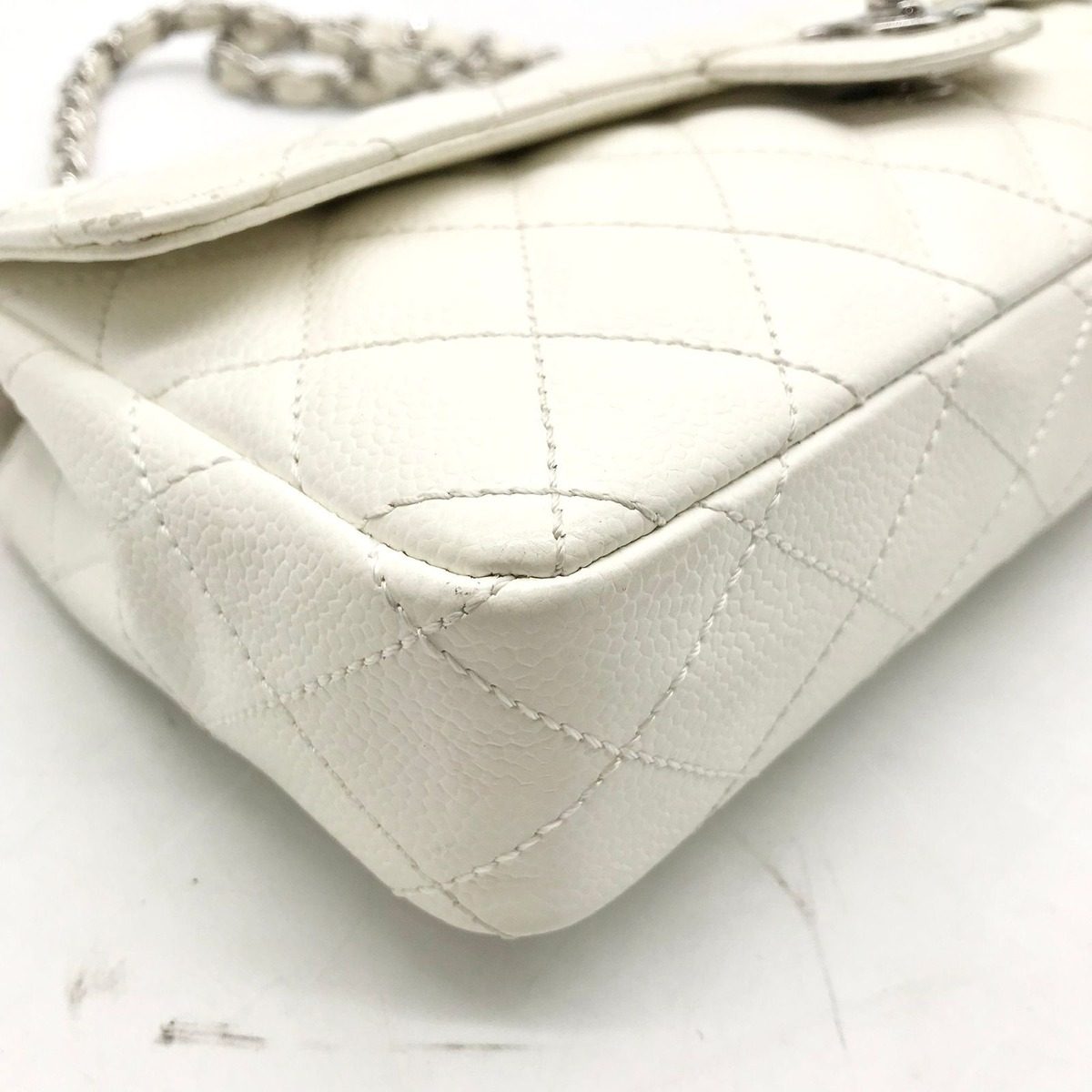 Chanel Caviar Leather CC Logo Turnlock Chain Shoulder Bag White — view 4