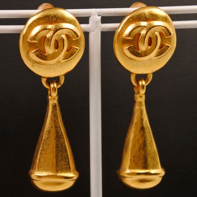 Chanel Swing/coco Mark Gold Plated 96P Ladies 29.8g Earring