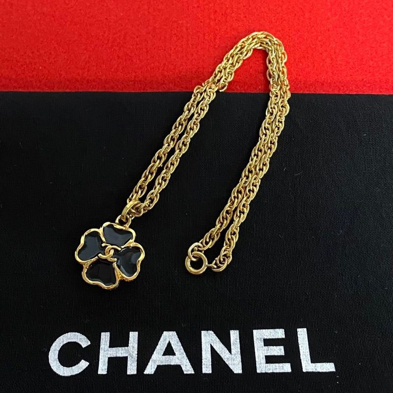 Chanel Vintage 3483 Engraved Coco Mark Clover Motif Chain Necklace Pendant