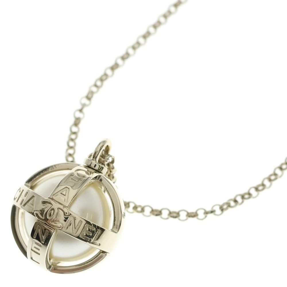 Chanel CC Logo Orb Ball Faux Pearl Necklace Pendant Chain Gold White