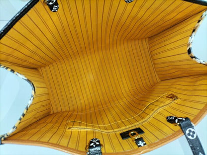 Louis Vuitton On The Go Monogram Jungle Tote Bag M44674