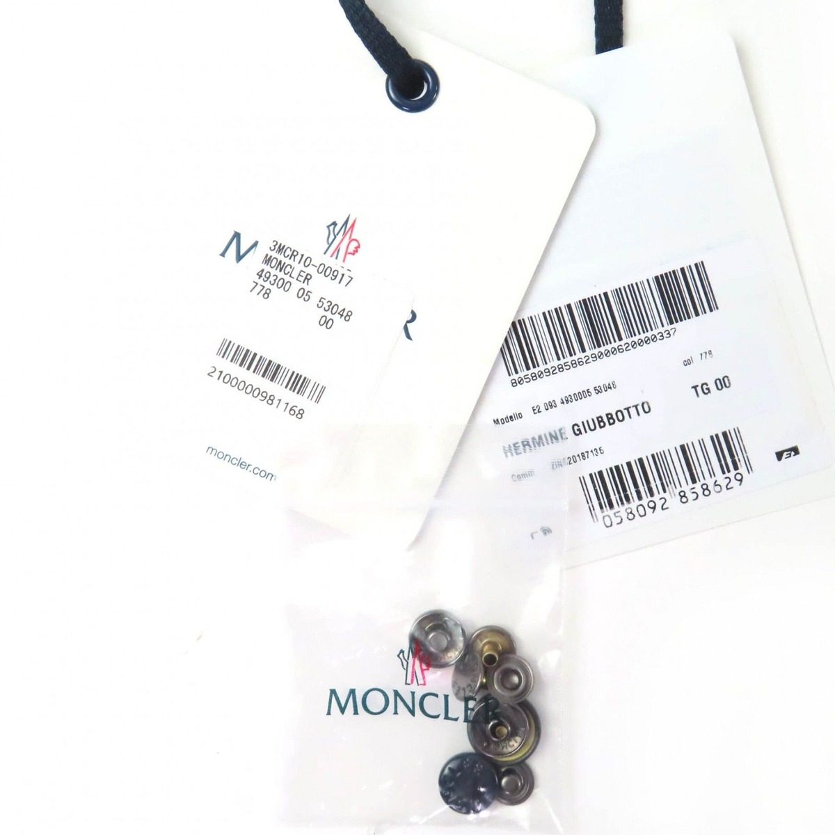 Moncler Hermine Logo Patch Hooded Down Coat Navy 00 — view 14