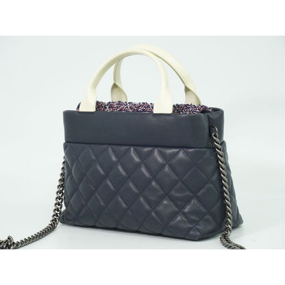 Chanel Quilted 2-Way Shoulder Bag Handbag Pochette Leather — view 2