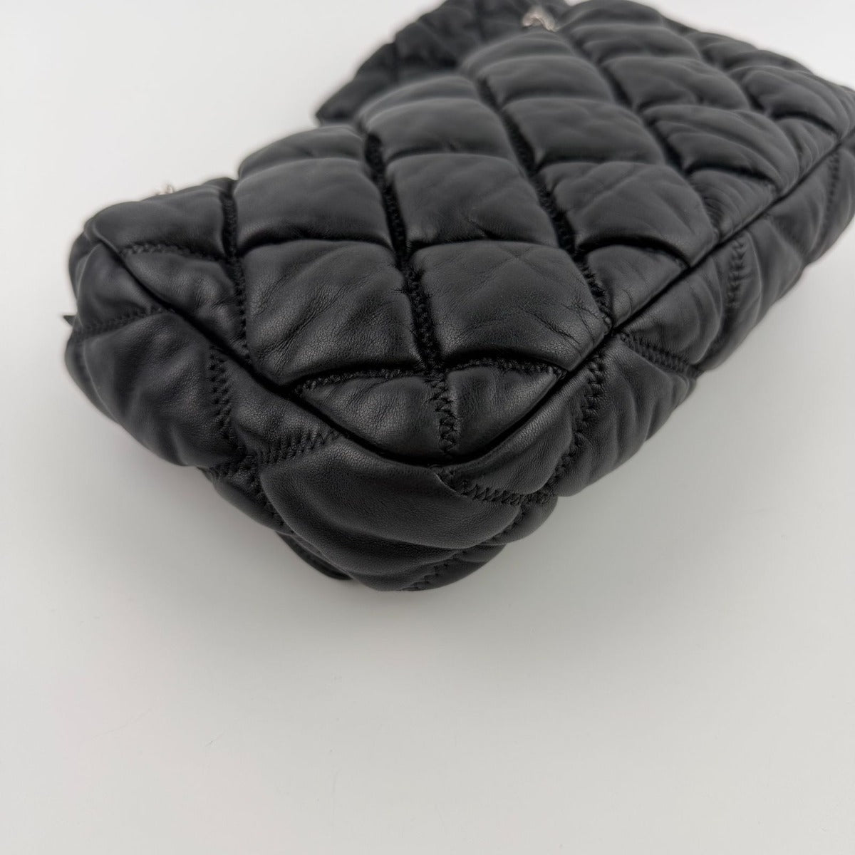 Chanel CC Logo Bubble Quilt Chain Shoulder Bag Black Leather Vintage — view 11