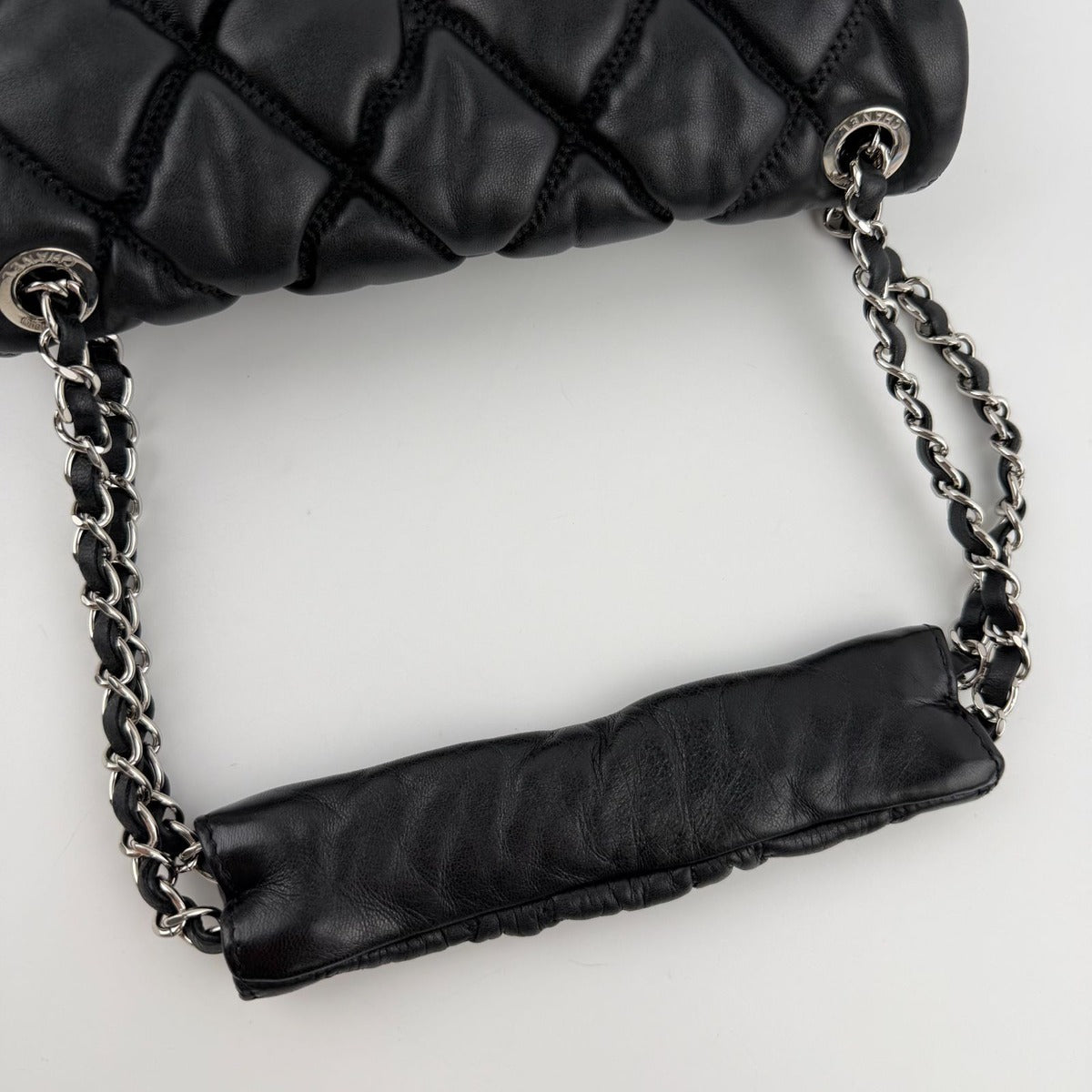 Chanel CC Logo Bubble Quilt Chain Shoulder Bag Black Leather Vintage — view 15