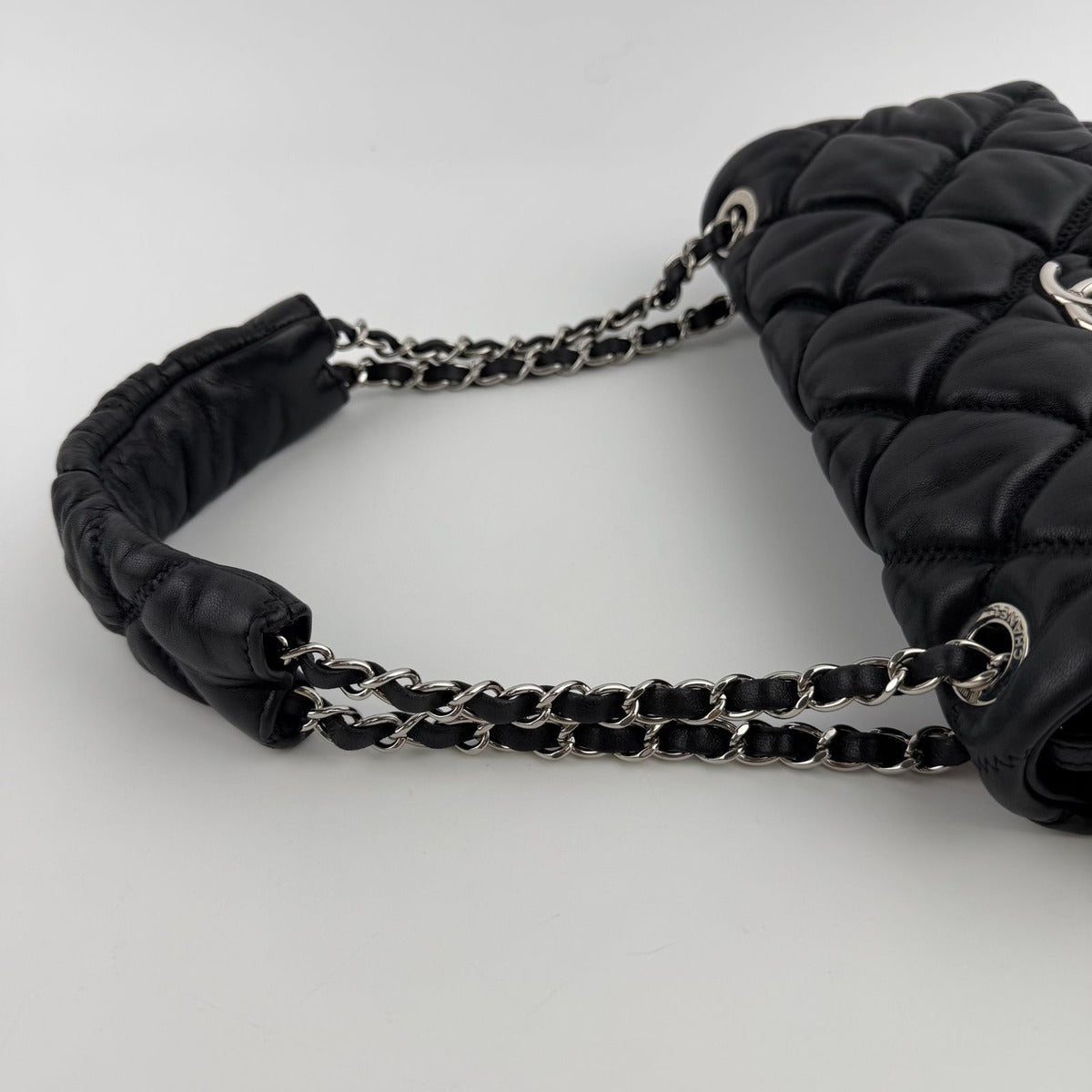 Chanel CC Logo Bubble Quilt Chain Shoulder Bag Black Leather Vintage — view 16