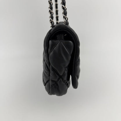 Chanel CC Logo Bubble Quilt Chain Shoulder Bag Black Leather Vintage — view 5