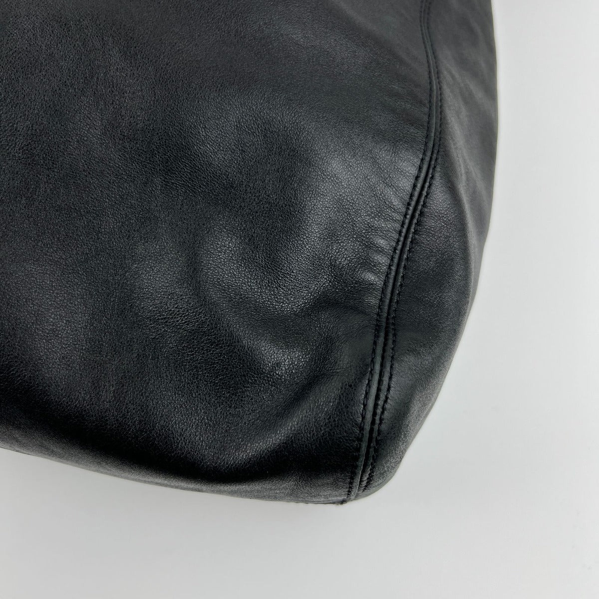 Chanel CC Logo Quilted Shoulder Bag Black Leather No 5 Vintage — view 10