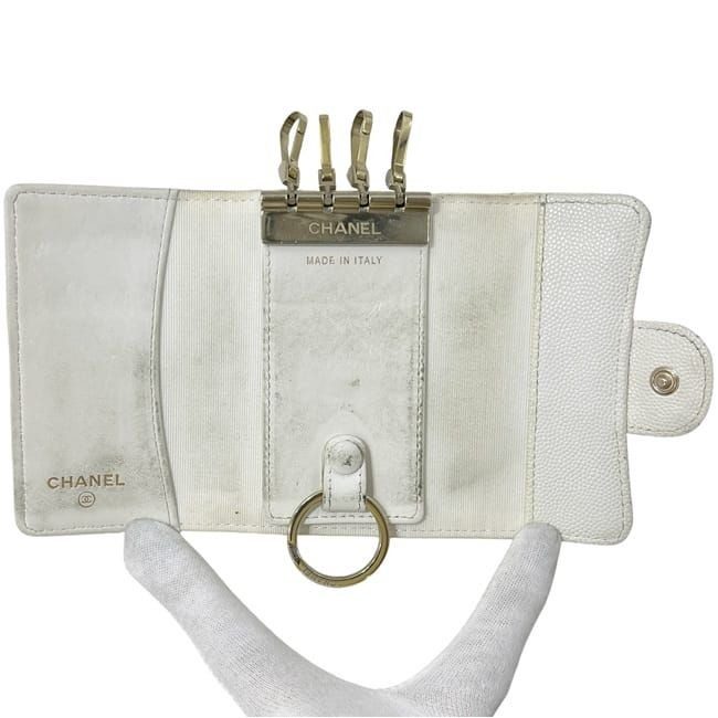 Chanel 4 Key Case White Quilted Leather Key Holder — view 3