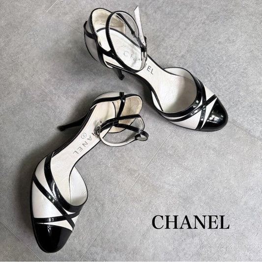 Chanel Pearl Coco Mark Ribbon Design Pumps Leather Patent Black White