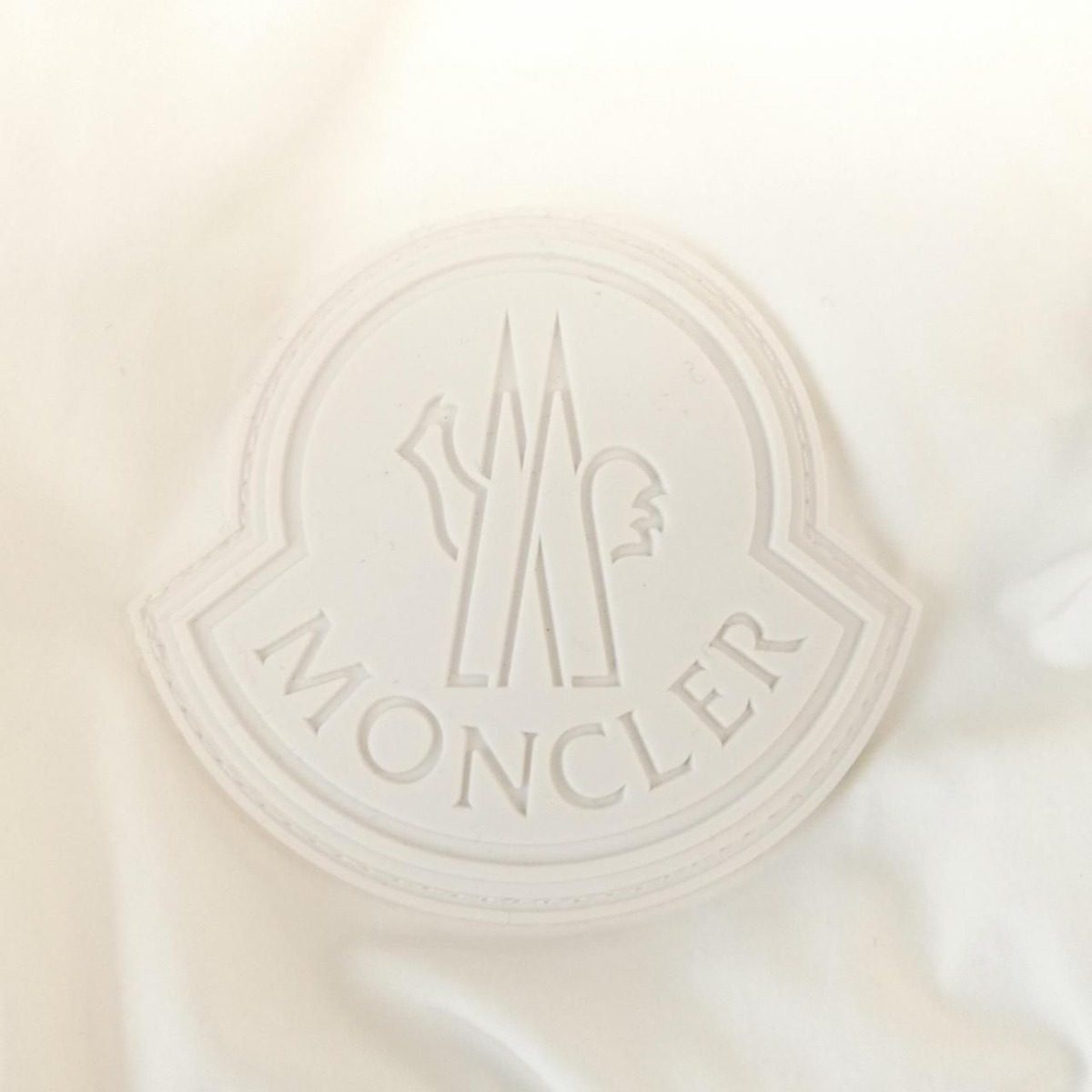 Moncler Olargues Down Jacket — view 8