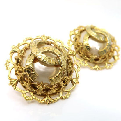 Chanel Earring 29 Engraved Vintage Coco Mark GP Fake Pearl Round Vintage Chanel