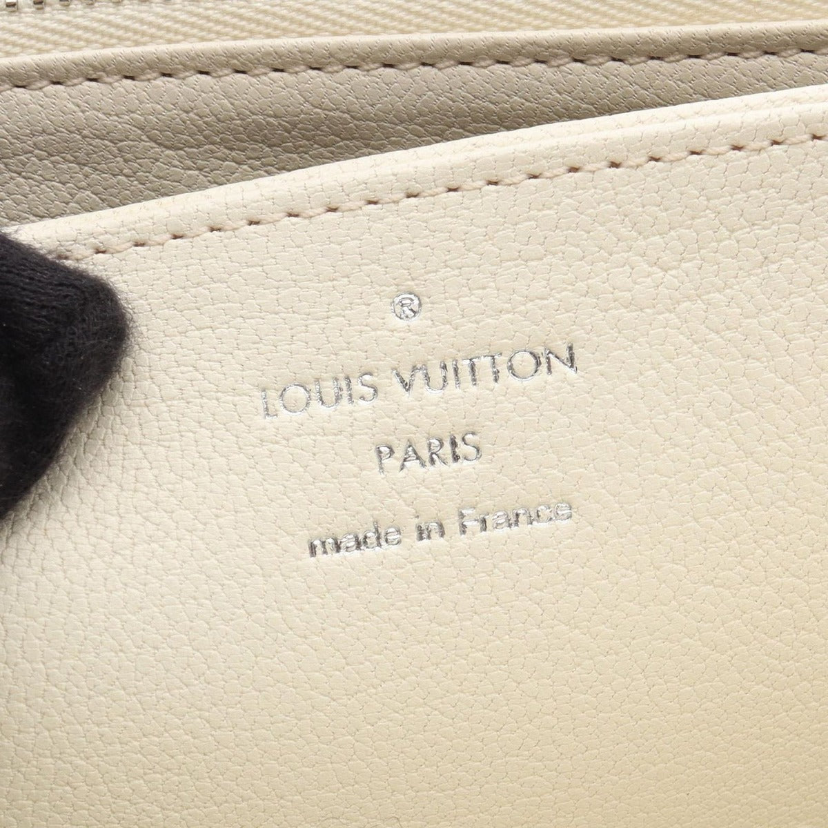 Louis Vuitton Round Wallet Zippy Monogram Exotic Latte White — view 4