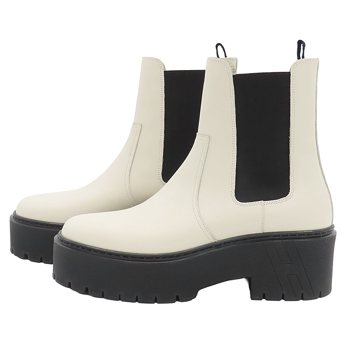 Hermes Hollow Off White Leather Side Gore Boots — view 2
