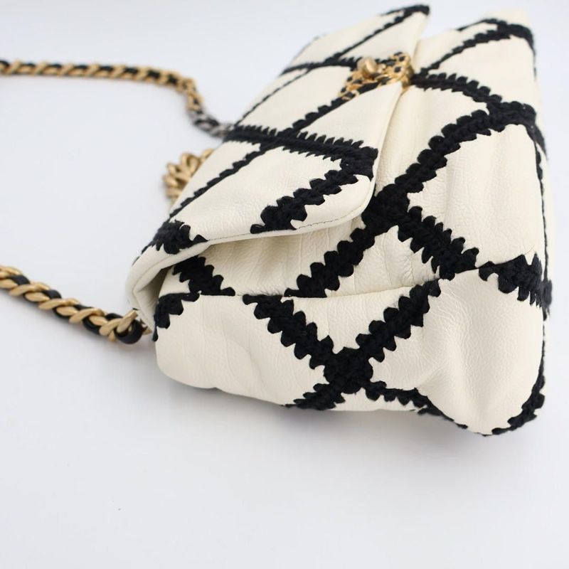 Chanel Shoulder Bag Chanel 19 Matelasse Large Stitch Chain Handle White Black