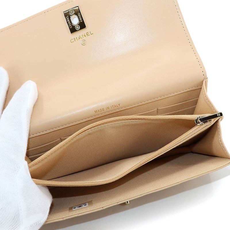 Exhibited Chanel Matelasse 2way Hand Chain Wallet Long Wallet Lambskin Beige