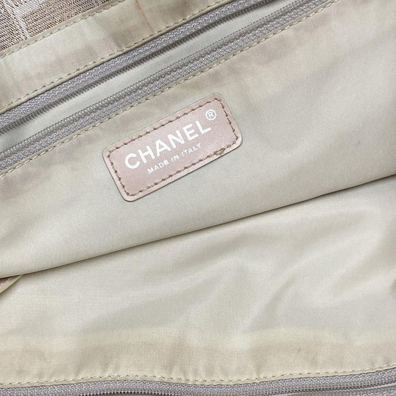 Chanel New Travel Line Tote MM Pink And White Leather