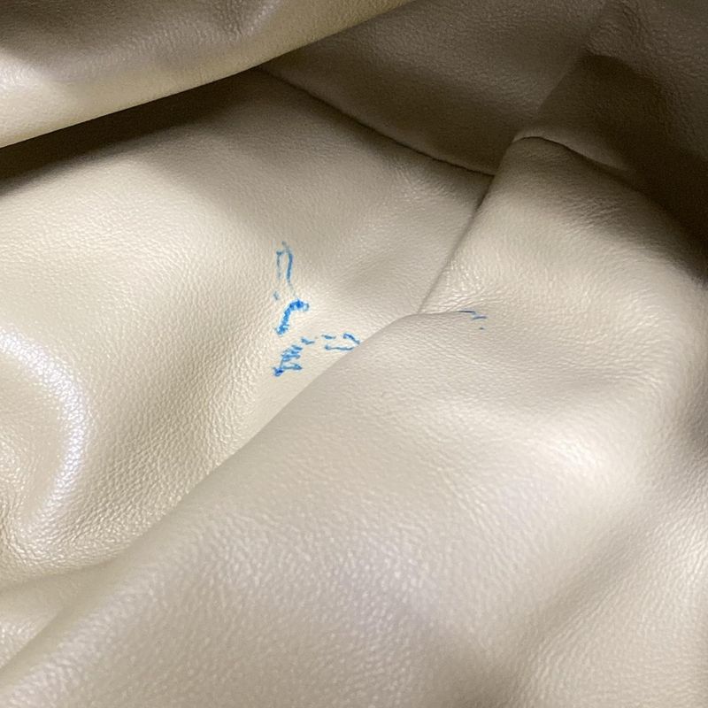 Bottega Veneta Shoulder Bag The Valve Beige Drawstring Shape / Detachable Strap