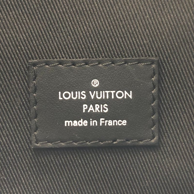 Backpack / Louis Vuitton Cloak Dop Kit 2022 FIFA World Cup Limited Edition