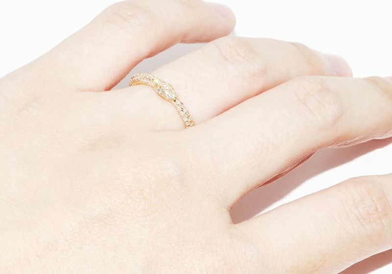 Gucci 18K Yellow Gold Pave Diamond Ouroboros Ring Width 25mm (010in) 372293