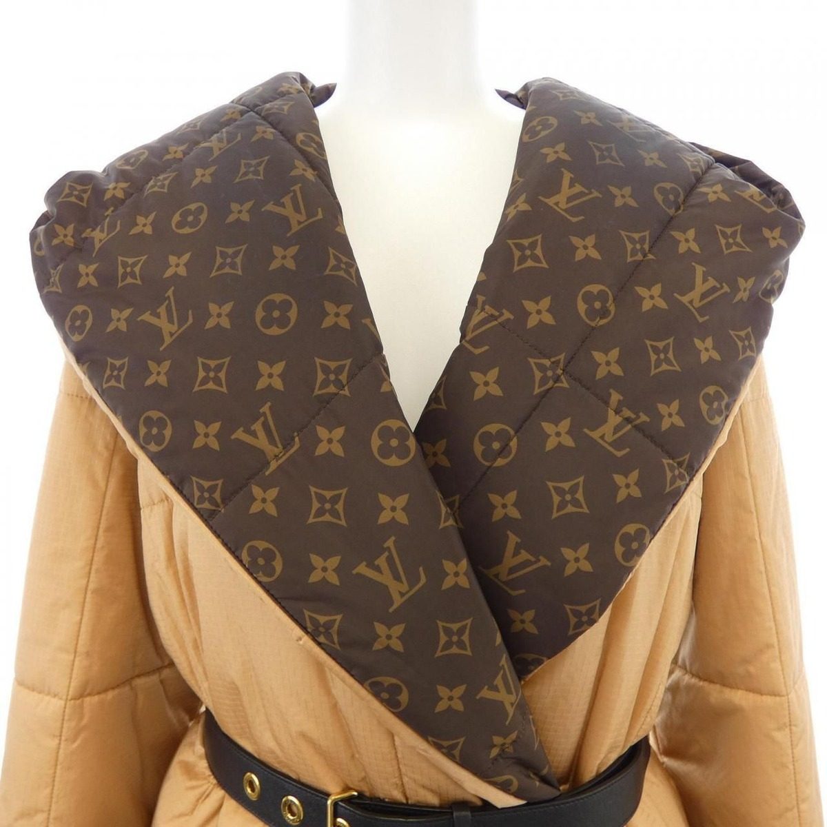 Louis Vuitton Short Pillow Puffer Wrap Coat — view 6