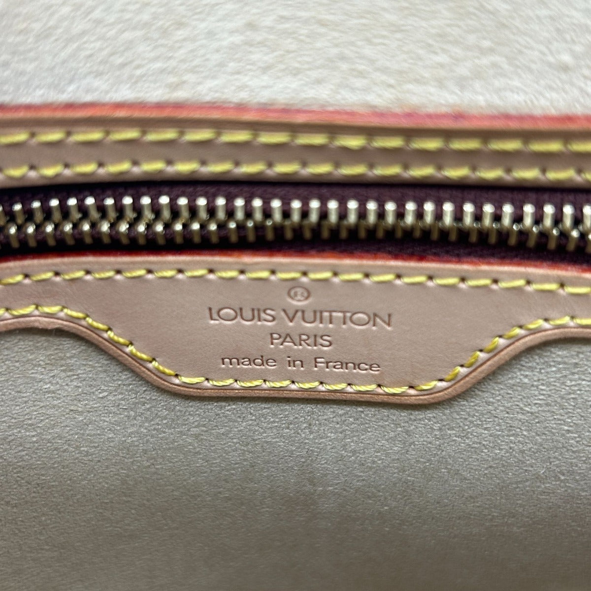 Louis Vuitton Looping MM — view 15