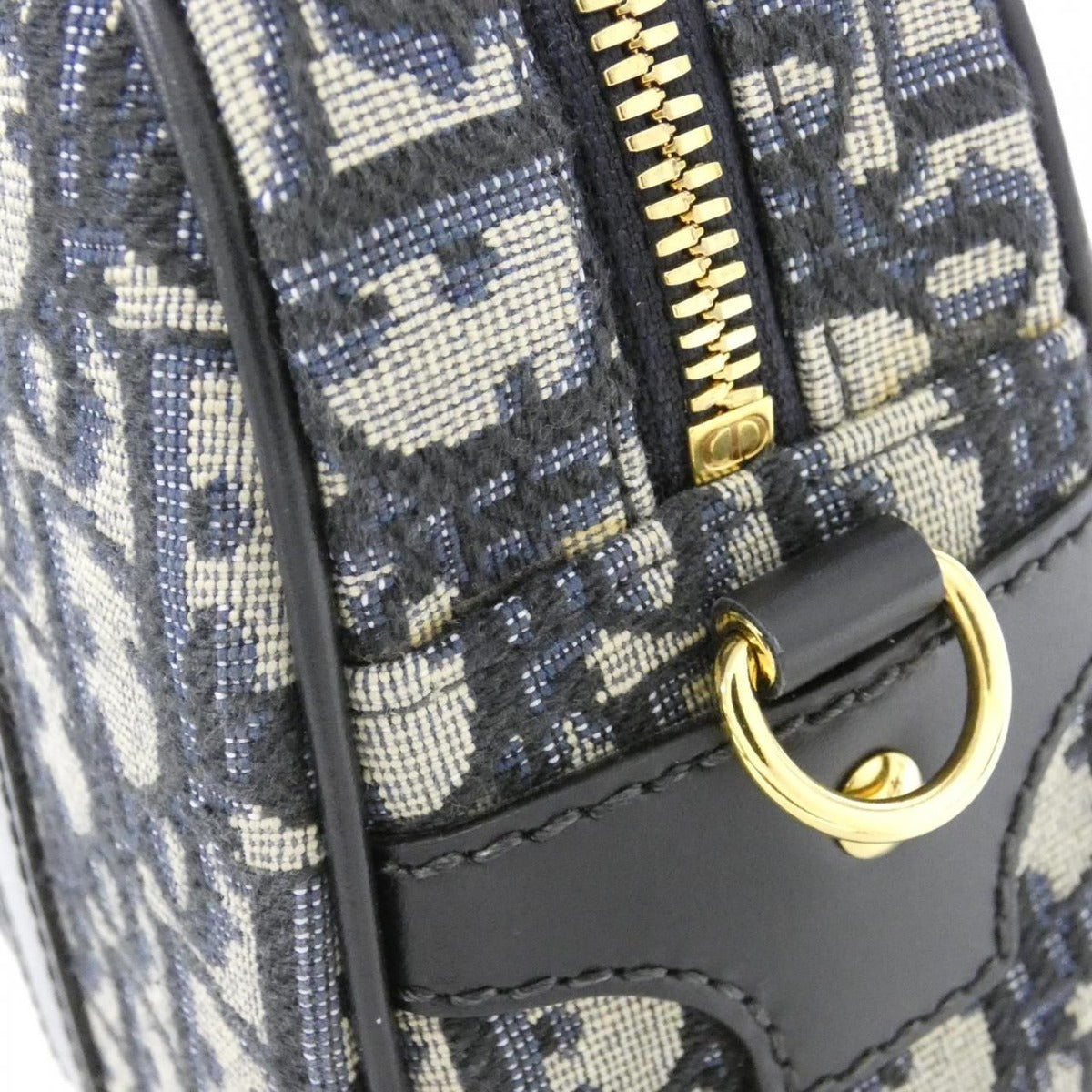 Dior Christian D-vibe Bow Sling Bag Medium — view 4