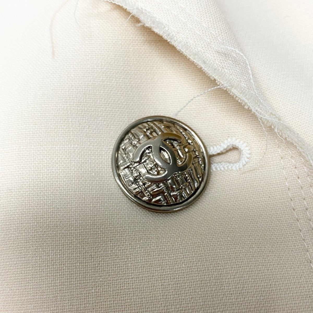 Chanel C Safari Jacket 4 Pockets CC Logo 36 Ivory — view 8