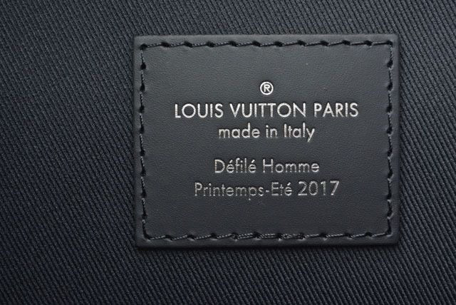 Unused Louis Vuitton Shoulder Bag Men's Messenger GM Monogram Savannah M43293