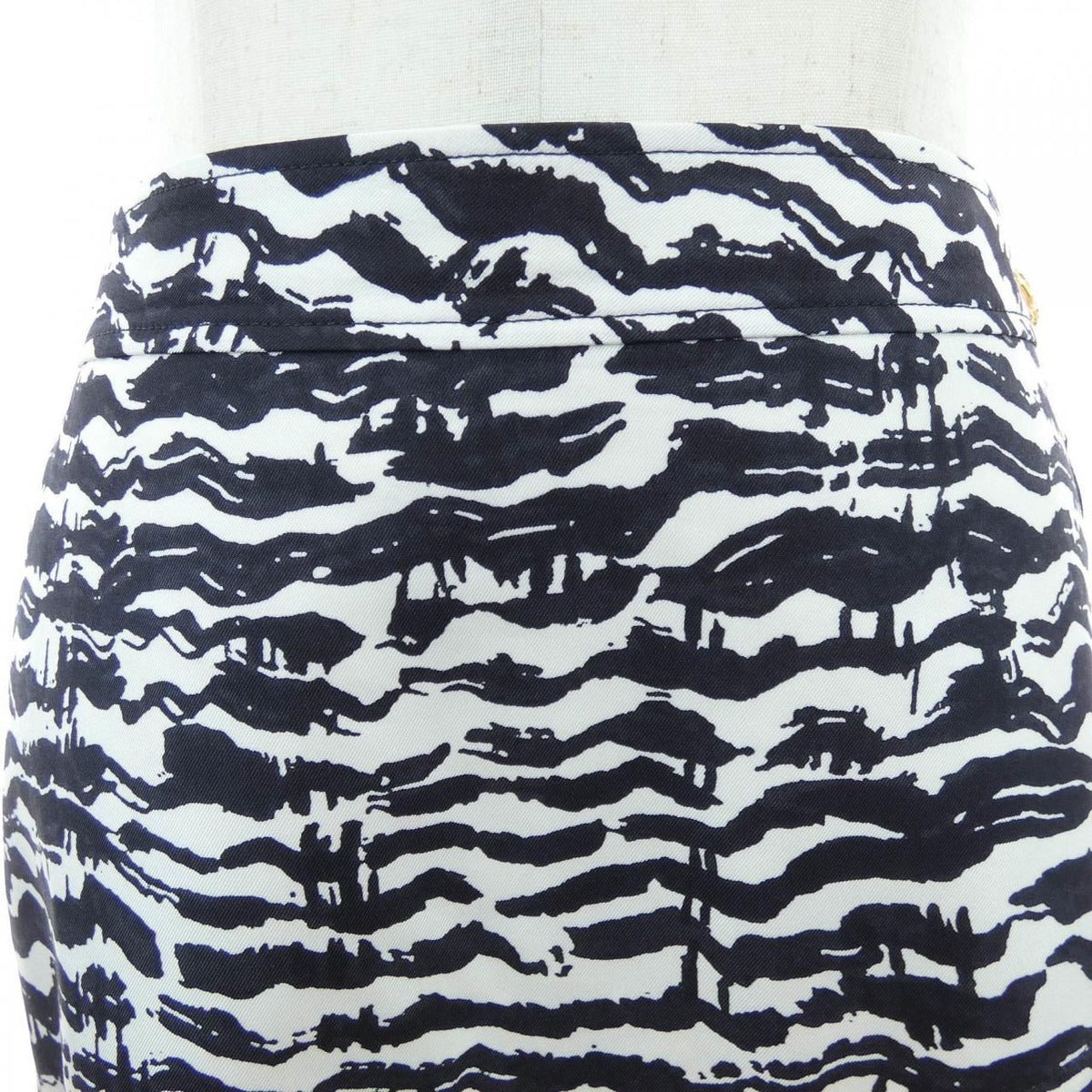 Louis Vuitton Skirt Silk Black White — view 6