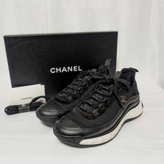 Chanel Sneakers CC Logo Quilted