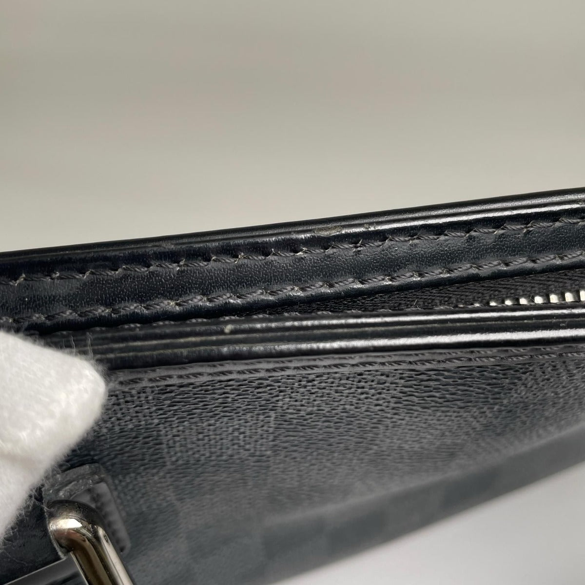 Louis Vuitton Thomas Damier Graphite Leather Black Shoulder Bag — view 12