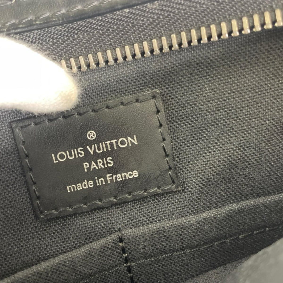 Louis Vuitton Thomas Damier Graphite Leather Black Shoulder Bag — view 9
